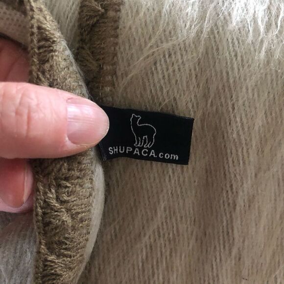 Shupaca Alpaca Two Button Cape Poncho Taupe One Size Beautiful! - Picture 7 of 9